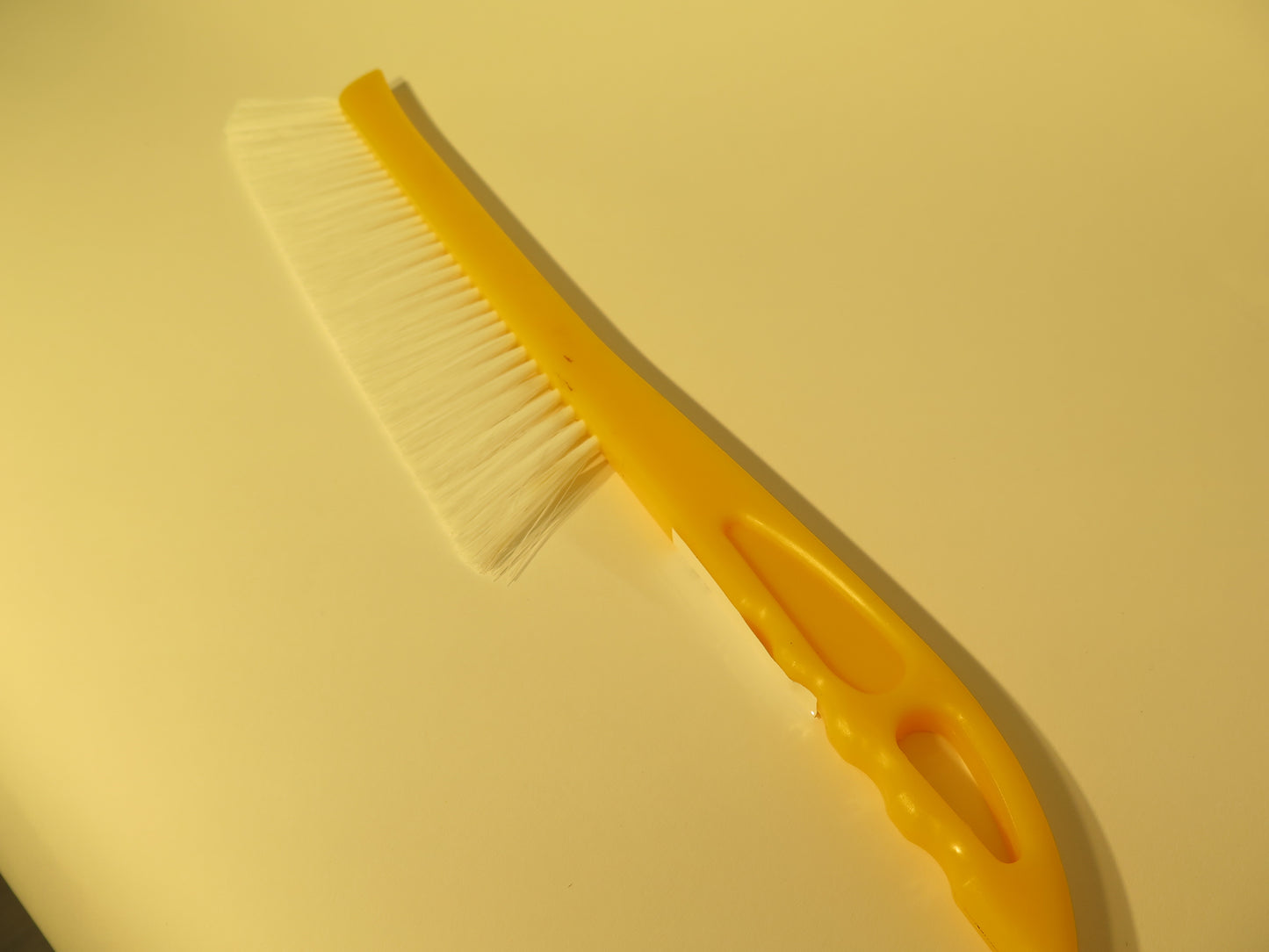 BI-Kost til affejning af bier på rammer 31cm lang