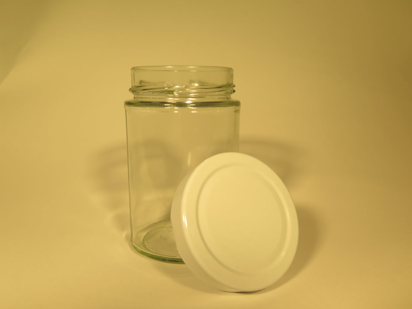 Dybt rundt glas 335 ml med 66 mm hvid låg